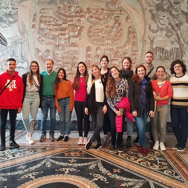 primo giorno: visita alla Scuola