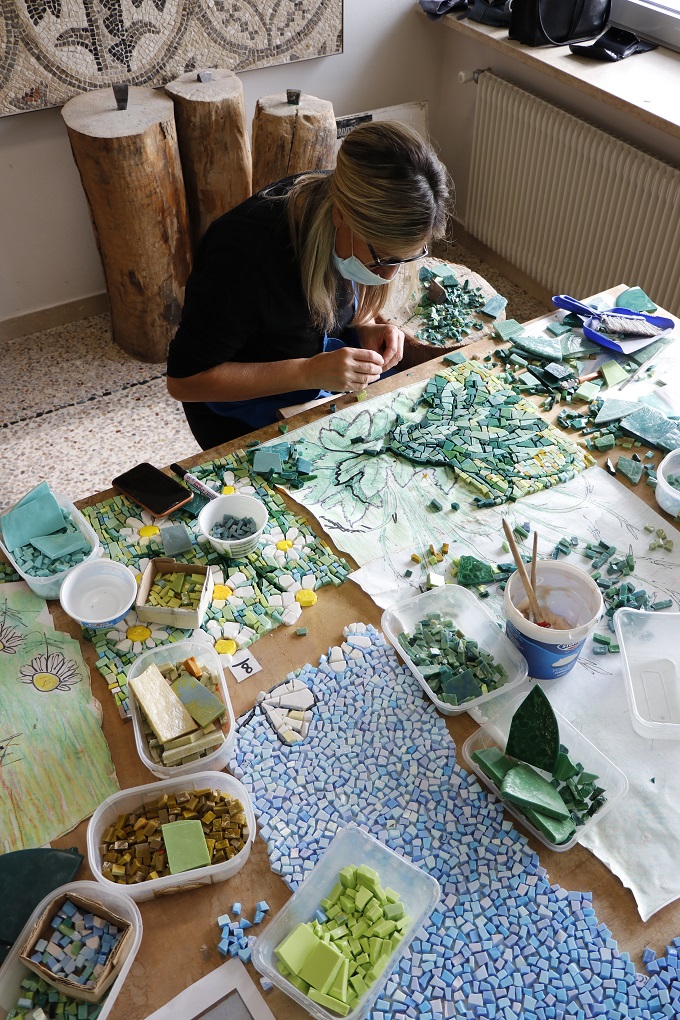 lavorazione mosaico Monfalcone