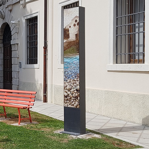 stele dedicata a Novella Cantarutti