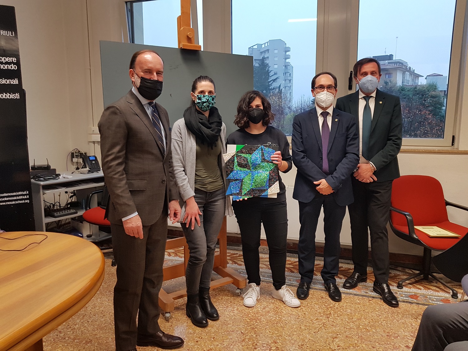 Gonano Presidente della Scuola Stefano Lovison_Eleonora Gobbato Assessore bilancio di Montereale V_ allieva Chiara Fornasari_presidente Rotary Davide Petralia_ex presidente Rotary Sergio Dus