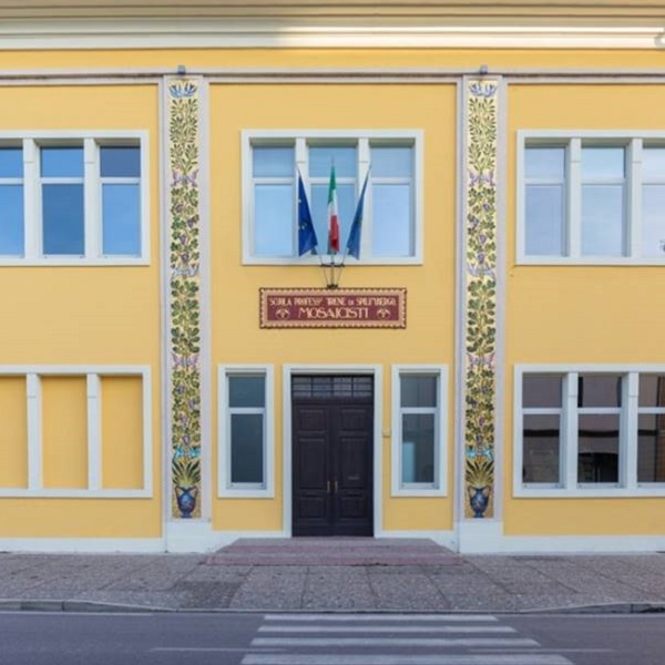 Scuola facciata
