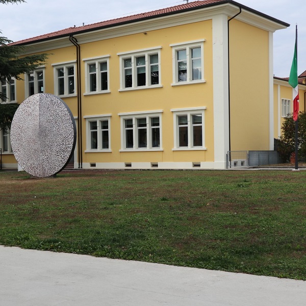 foto della scuola esterno